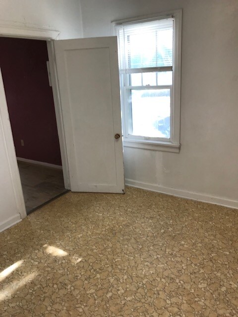 Laundry Room - 709 9th Ave SW