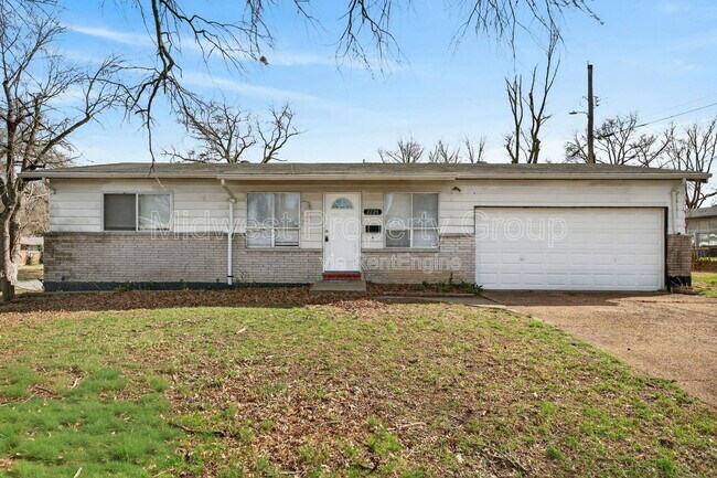 Building Photo - 2228 Duchess Dr