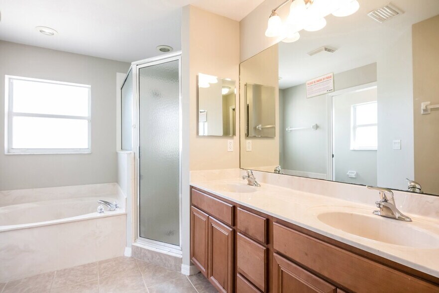 Building Photo - 11594 Plantation Preserve Cir S