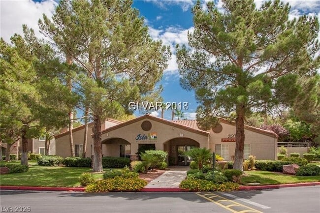 Building Photo - 2101 Blue Breeze Dr
