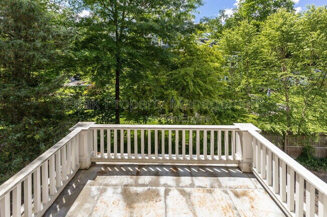 Building Photo - 1404 Wilmington Ave W