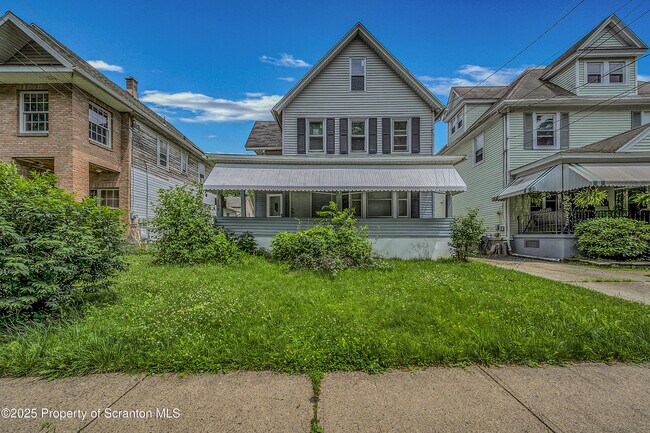 Primary Photo - 2528 Boulevard Ave