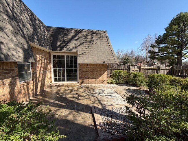 Building Photo - Beautiful 3bed/2.5bath Updated Westside Norman Home Available for Rent!