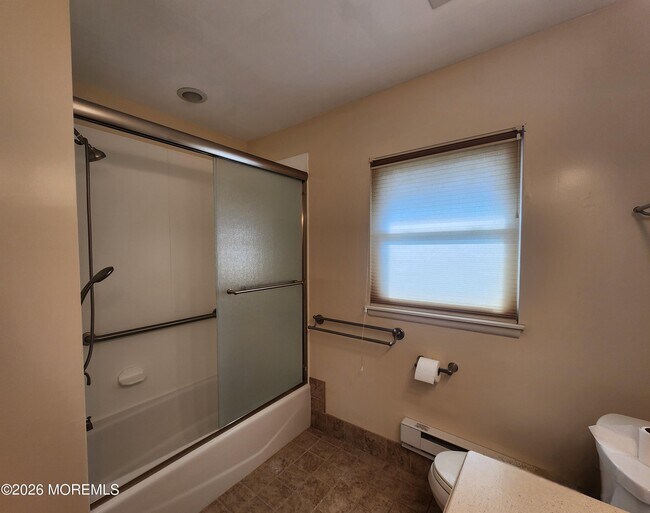 Building Photo - 341B Canterbury Ct