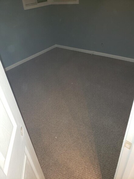 Building Photo - 318 Minocqua Street