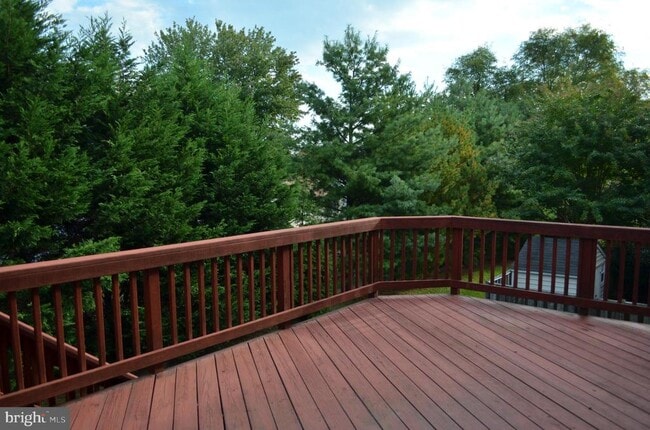 Building Photo - 117 Longpoint Way