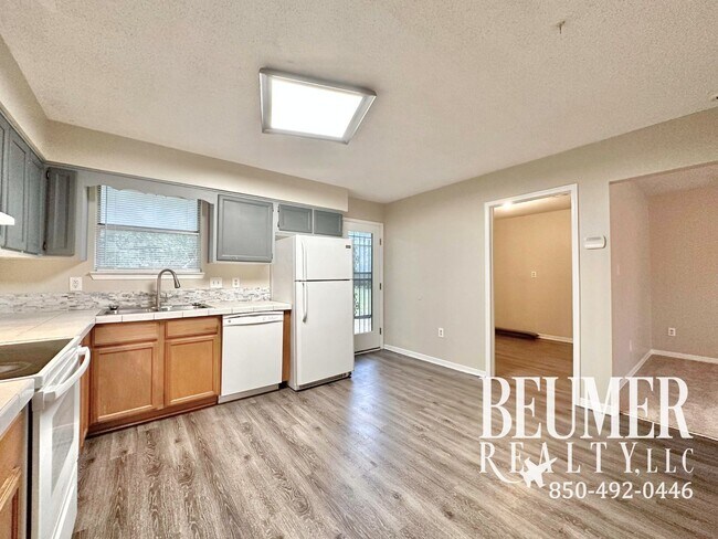 Building Photo - 2292 Sparrow Ln