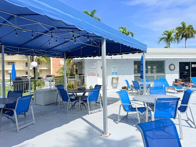 Building Photo - 470 Paradise Isle Blvd