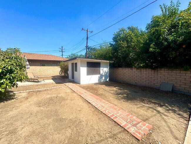 Building Photo - Charming Village Home – Steps from Claremo...