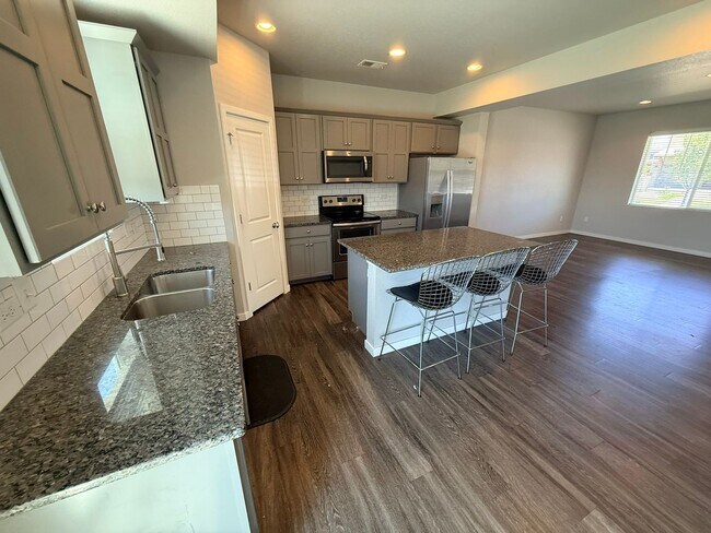 Building Photo - Bright Modern Home in TimberVine - 3 Bed, 2.5 Bath, 2 Car Garage