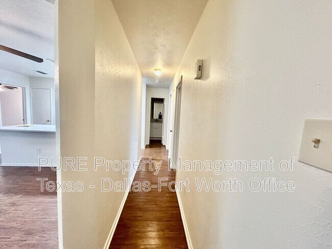 Building Photo - 1410 Birmingham Dr