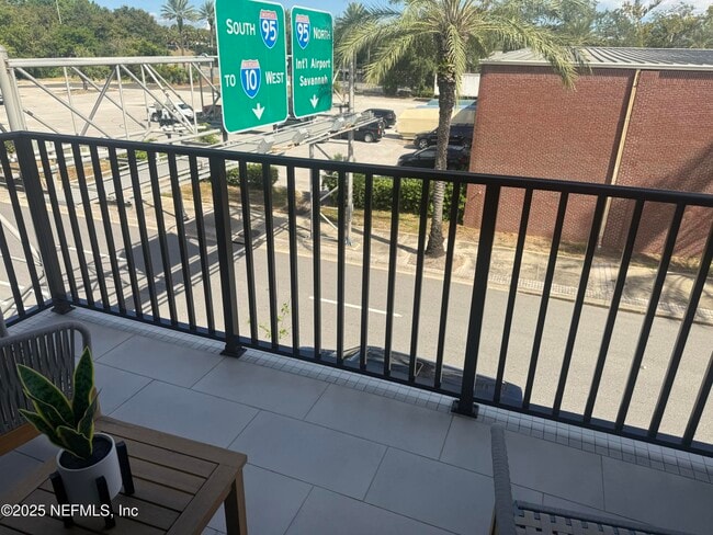 Building Photo - 1063 Farwell St