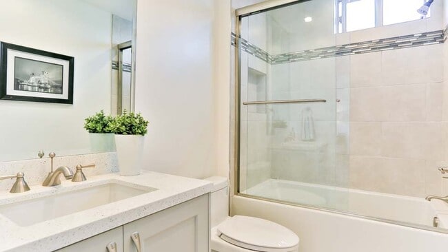 Building Photo - 4354 Teesdale Ave