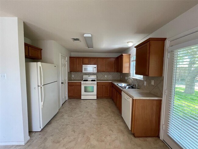 Building Photo - 3830 Castle Rock Cove