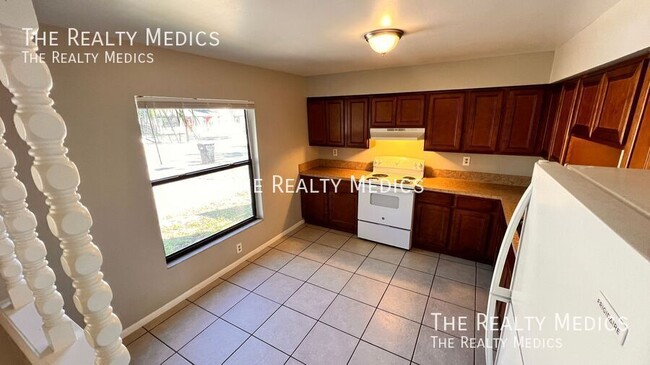 Building Photo - 5520 Charleston St