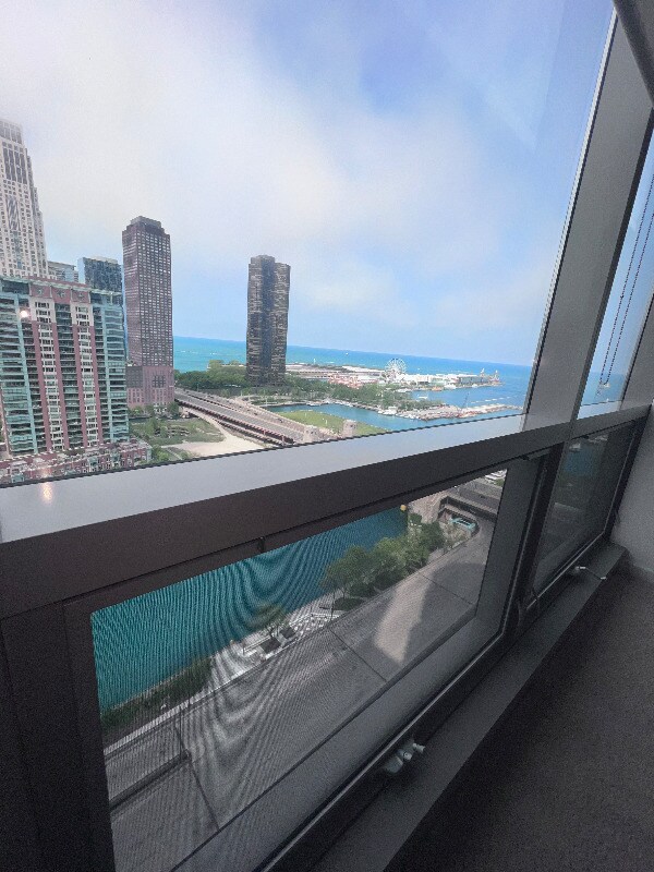 Building Photo - 420 E Waterside Dr