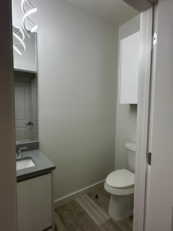 Building Photo - 310 E Rogers Rd