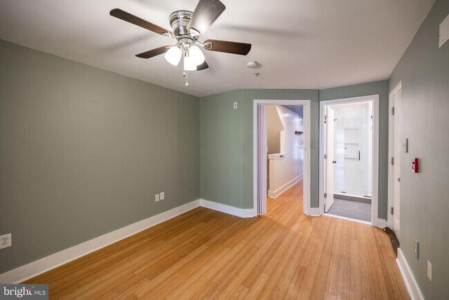 Building Photo - 1814 Christian St