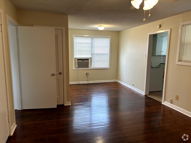 Building Photo - 4928 Avenue O