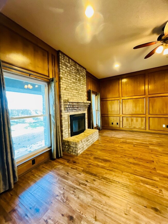 Building Photo - Coming Soon! Fireplace - Storage - Large backyard