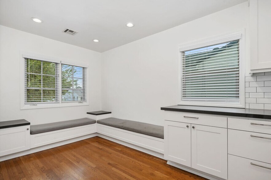 Building Photo - 7901 Westlawn Ave