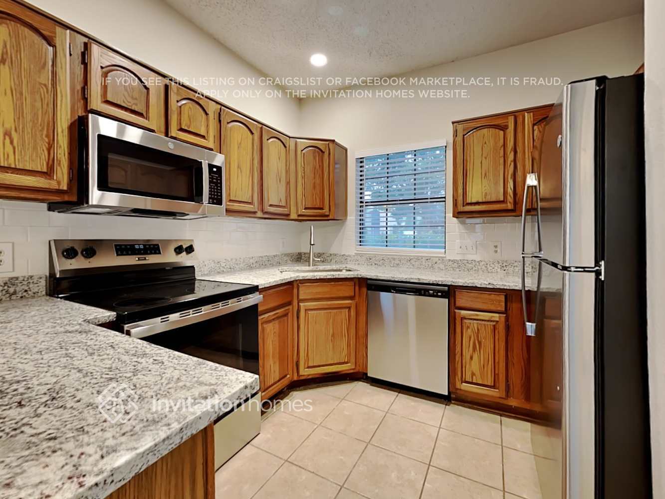 Building Photo - 3332 Renaissance Dr