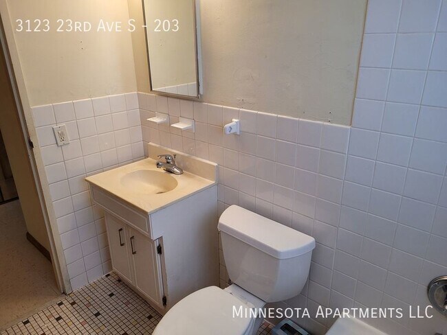 Building Photo - 1 Bedroom Available with a Great Location!