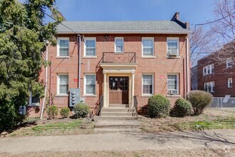 Building Photo - 3012 Nelson Pl SE