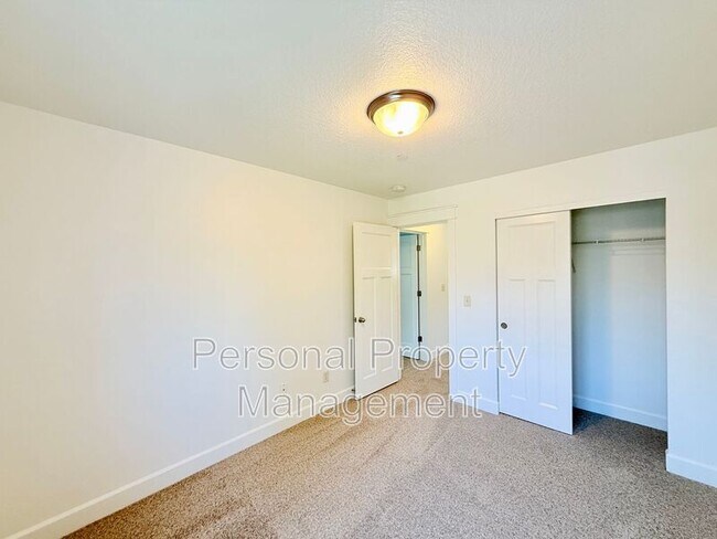 Building Photo - 3326 NW 47th Dr