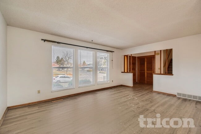 Building Photo - 6552 W Morraine Pl