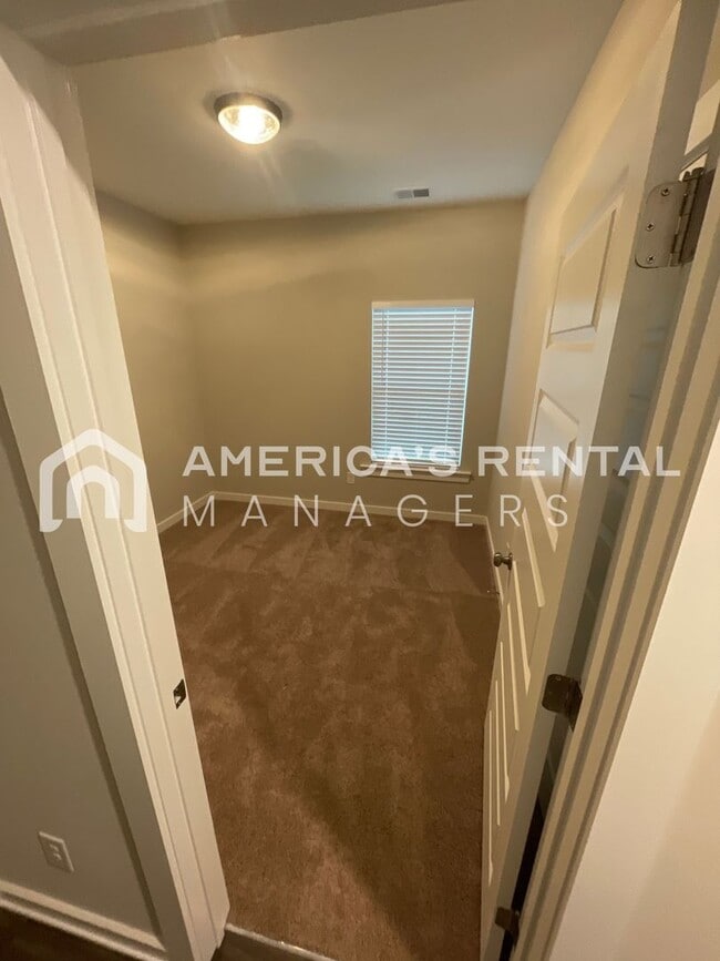 Building Photo - Home for Rent in Oak Grove, AL!!! View with 48 Hours Notice!