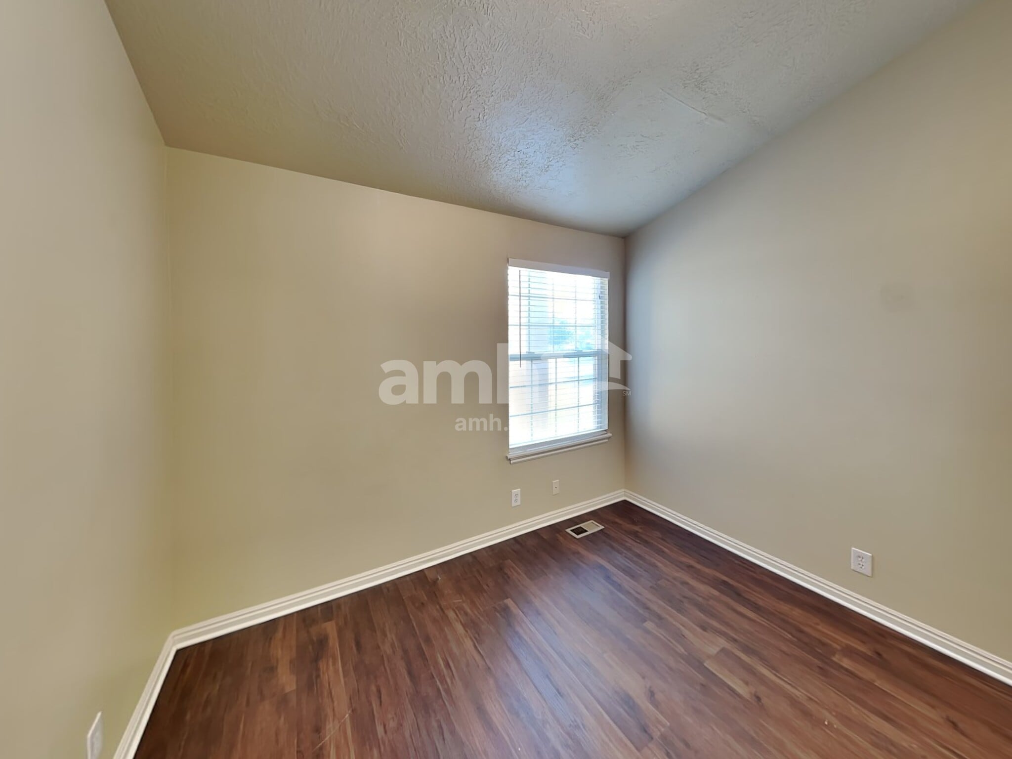 Building Photo - 4525 W Lake Breeze Ln