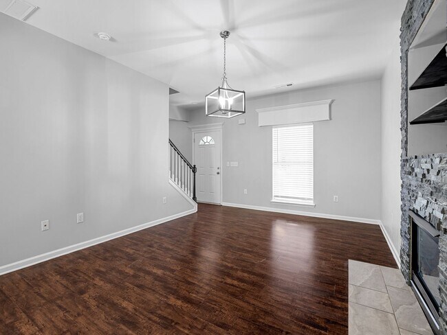 Building Photo - Charming 3BR 2-1/2 Bath in Spartanburg – S...