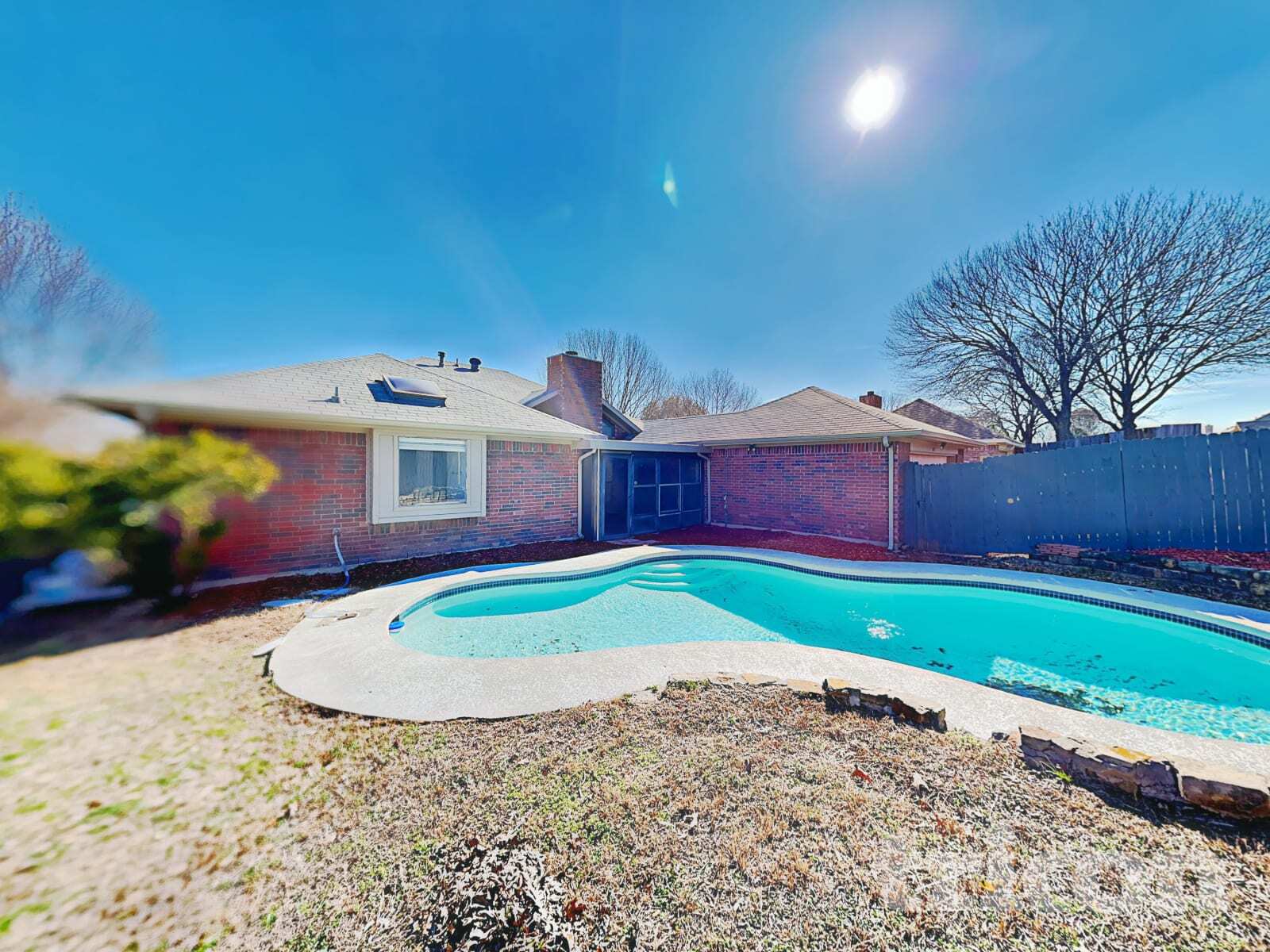 Building Photo - 709 De Soto Dr