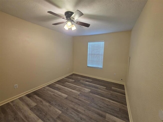 Building Photo - 3329 Western Meadows Dr