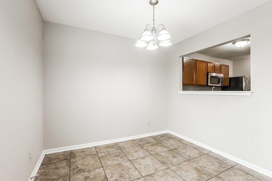 Building Photo - 10969 Sweetsen Rd