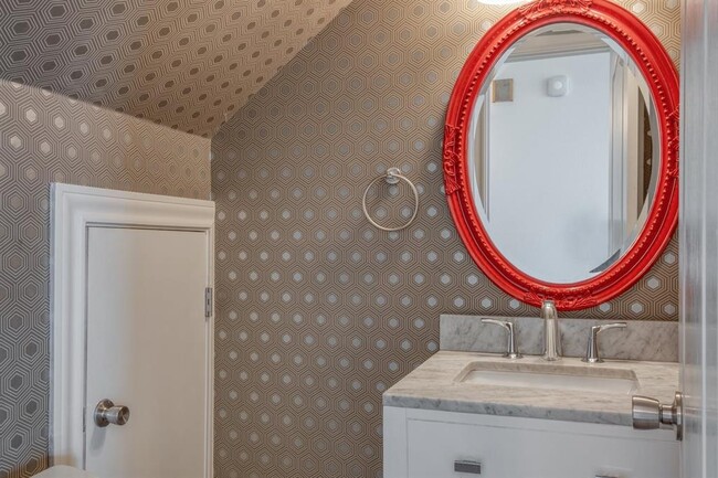 Building Photo - 9215 Spicebrush Dr