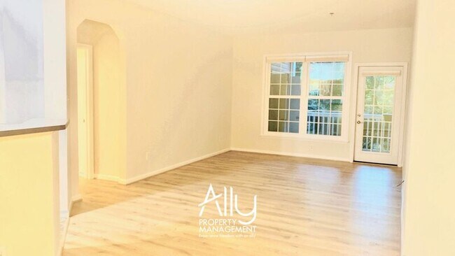 Building Photo - 270 Riverbend Dr
