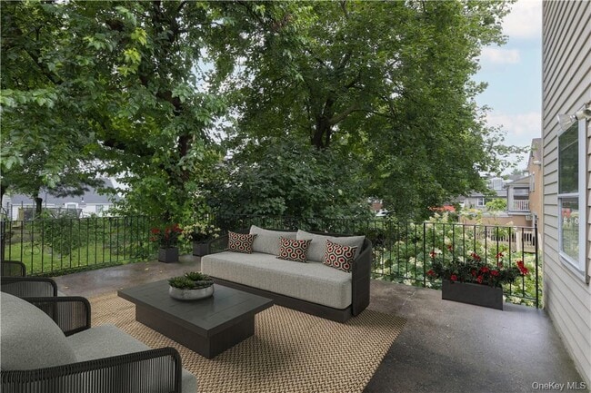 Building Photo - 30 Cassilis Ave