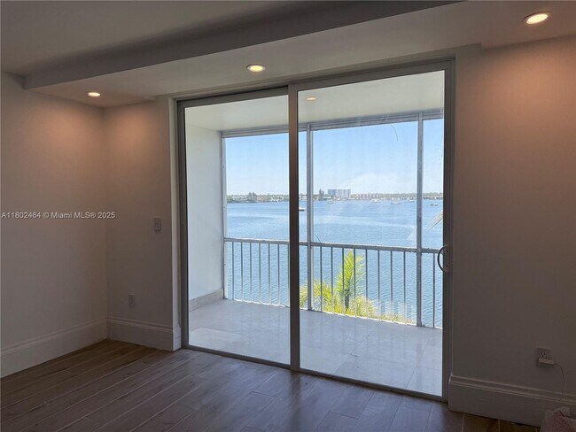 Building Photo - 3000 Marcos Dr