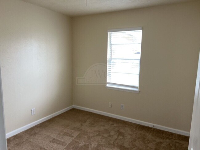 Building Photo - 1208 Ridgemont Dr