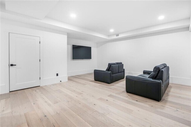 Building Photo - 507 Karen Ln