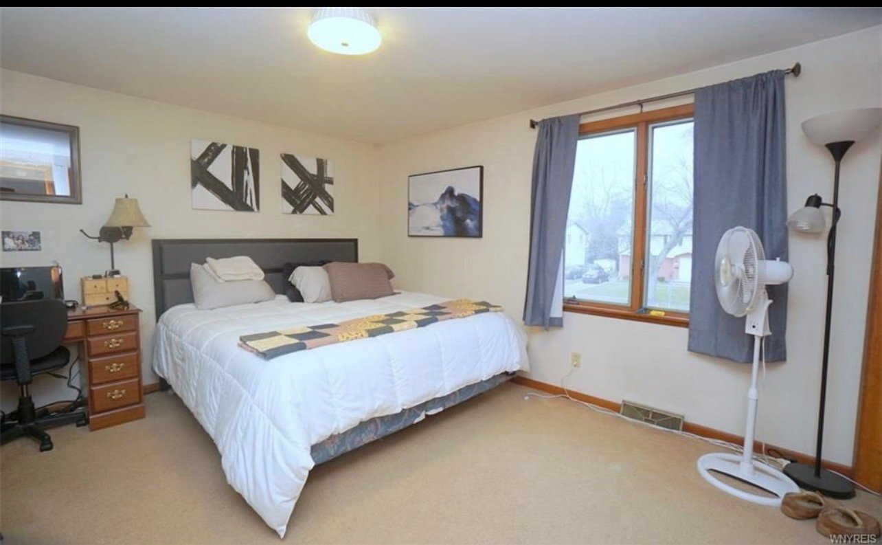 Building Photo - 225 Sunshine Dr