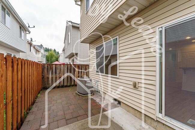 Building Photo - 6513 NE Forest Ln