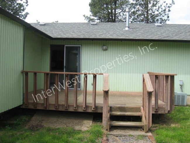 Building Photo - Ranch-Style Home in Beaverton with Fenced ...