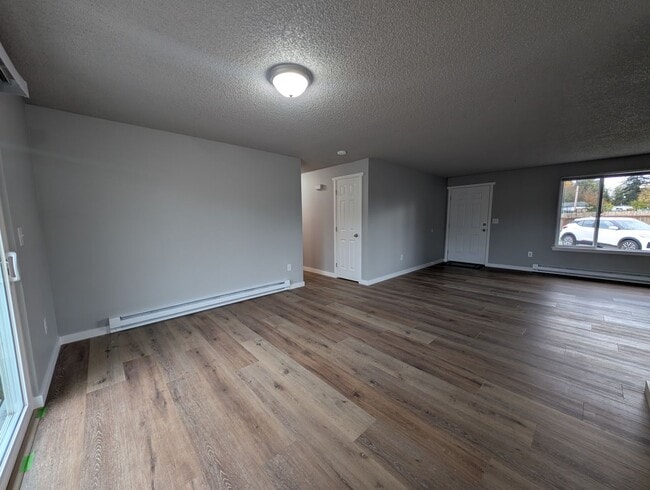 Building Photo - Newly Remodeled 3 Bedroom Home in Port Orc...