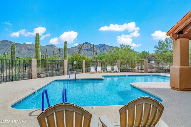 Building Photo - 6486 N Sun Bluff Dr