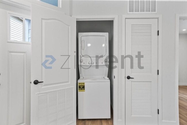 Building Photo - 10112 Westminster Ct