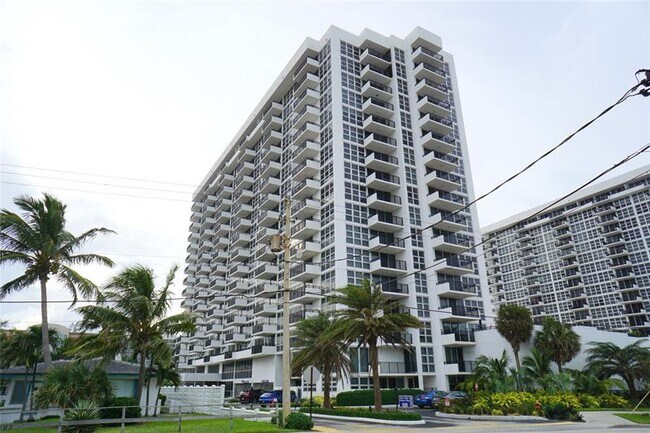 Building Photo - 525 N Ocean Blvd