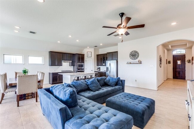 Building Photo - 874 Spinnaker Loop